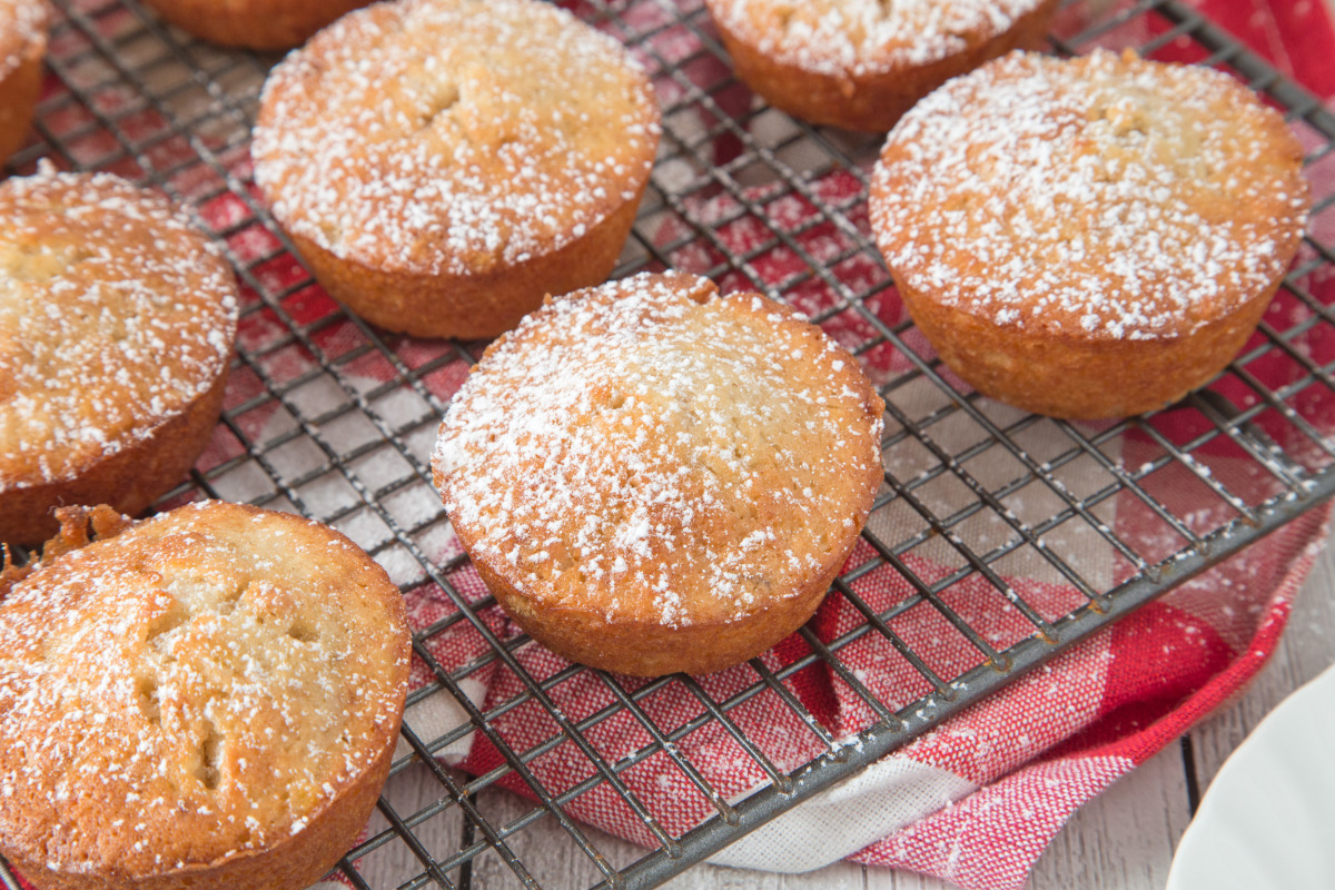 Super Moist Banana Nut Muffins