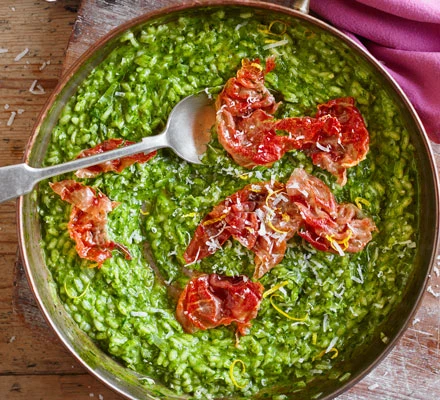 Green spinach & lemon risotto with crispy prosciutto