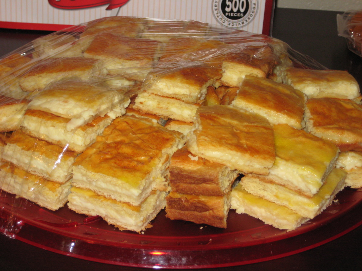 Absolutely Addicting "Cheese Bread" Dessert