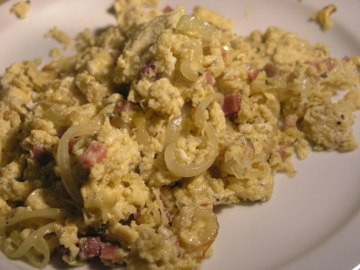 Nitko’S Scrambled Eggs With Onion And Bacon
