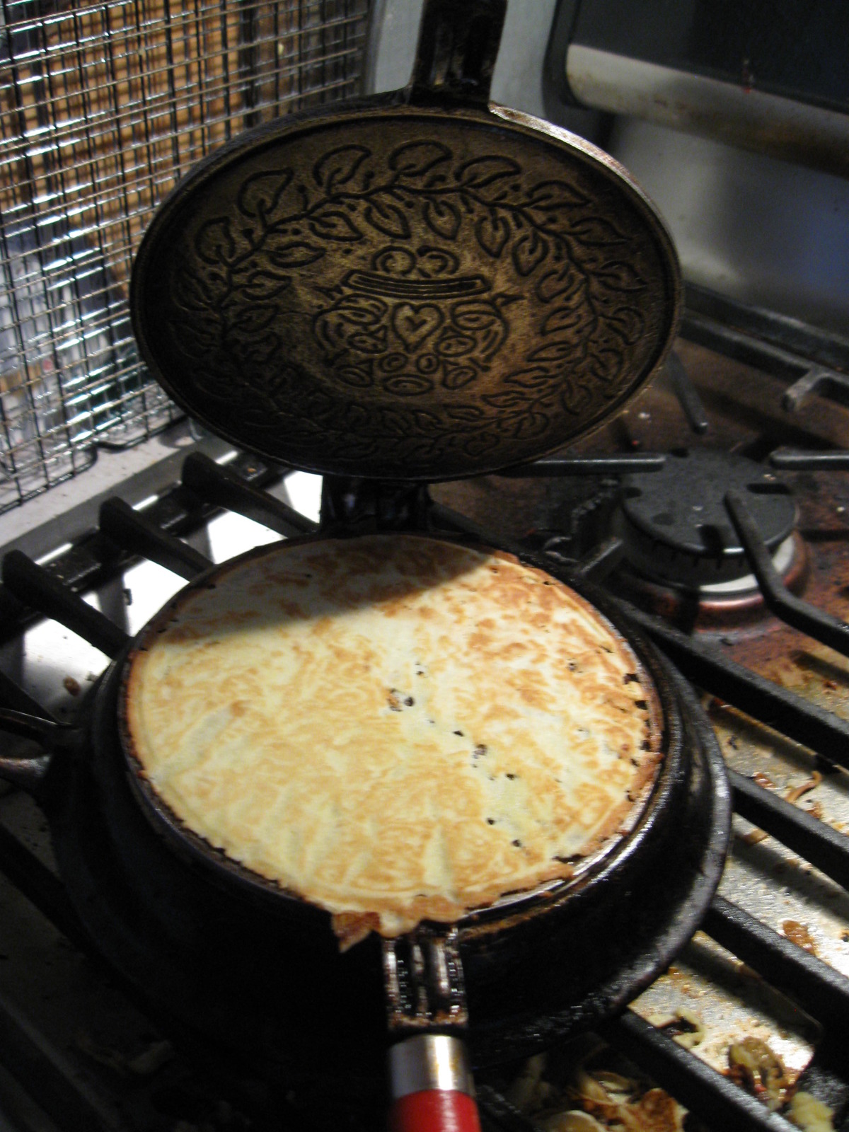 Scandinavian Christmas Crispy Krumkake