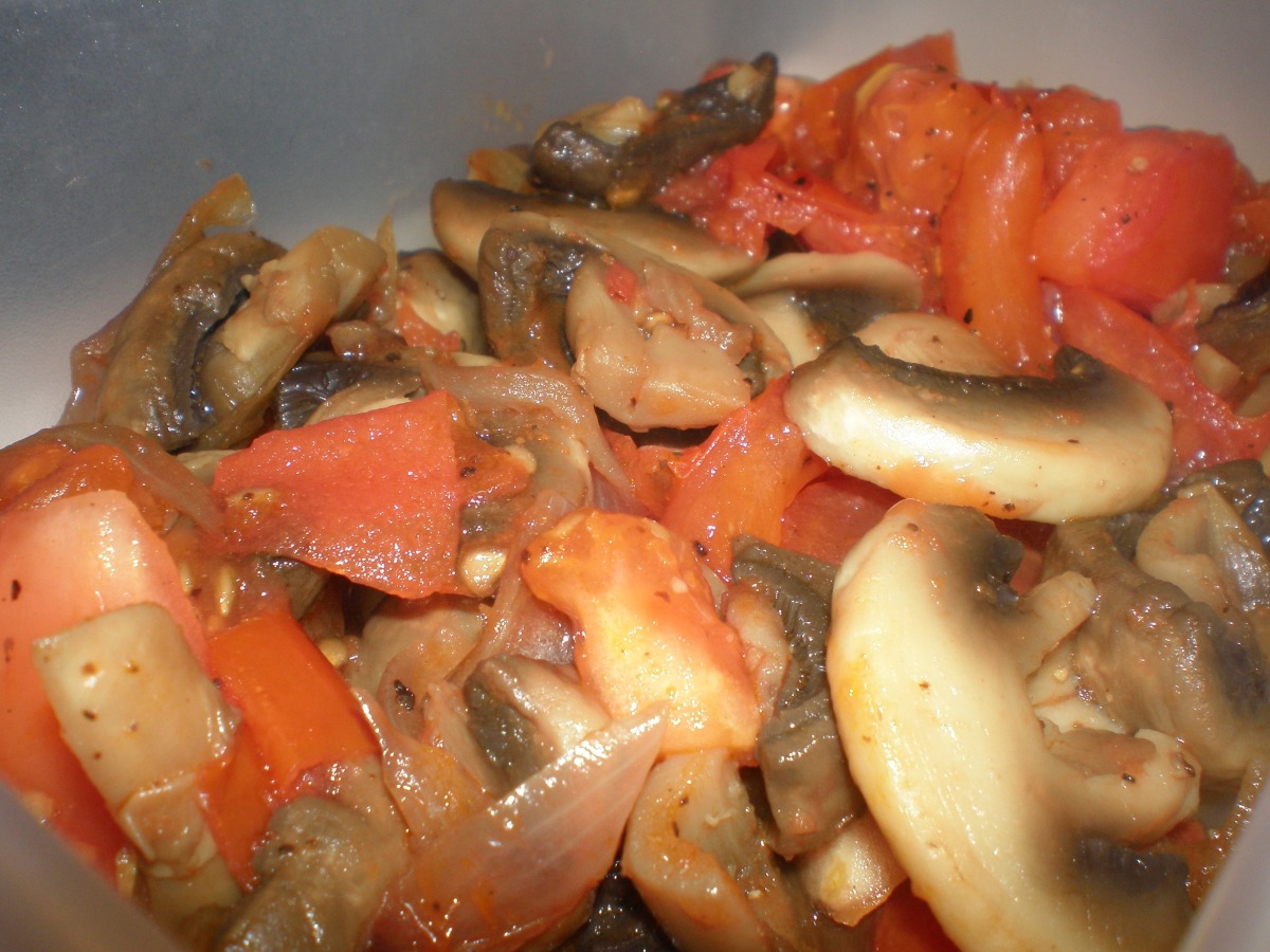 Mushroom, Tomato And Onion Saute
