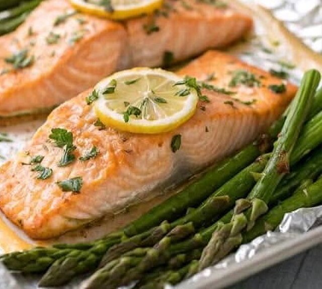 One-pan salmon with roast asparagus